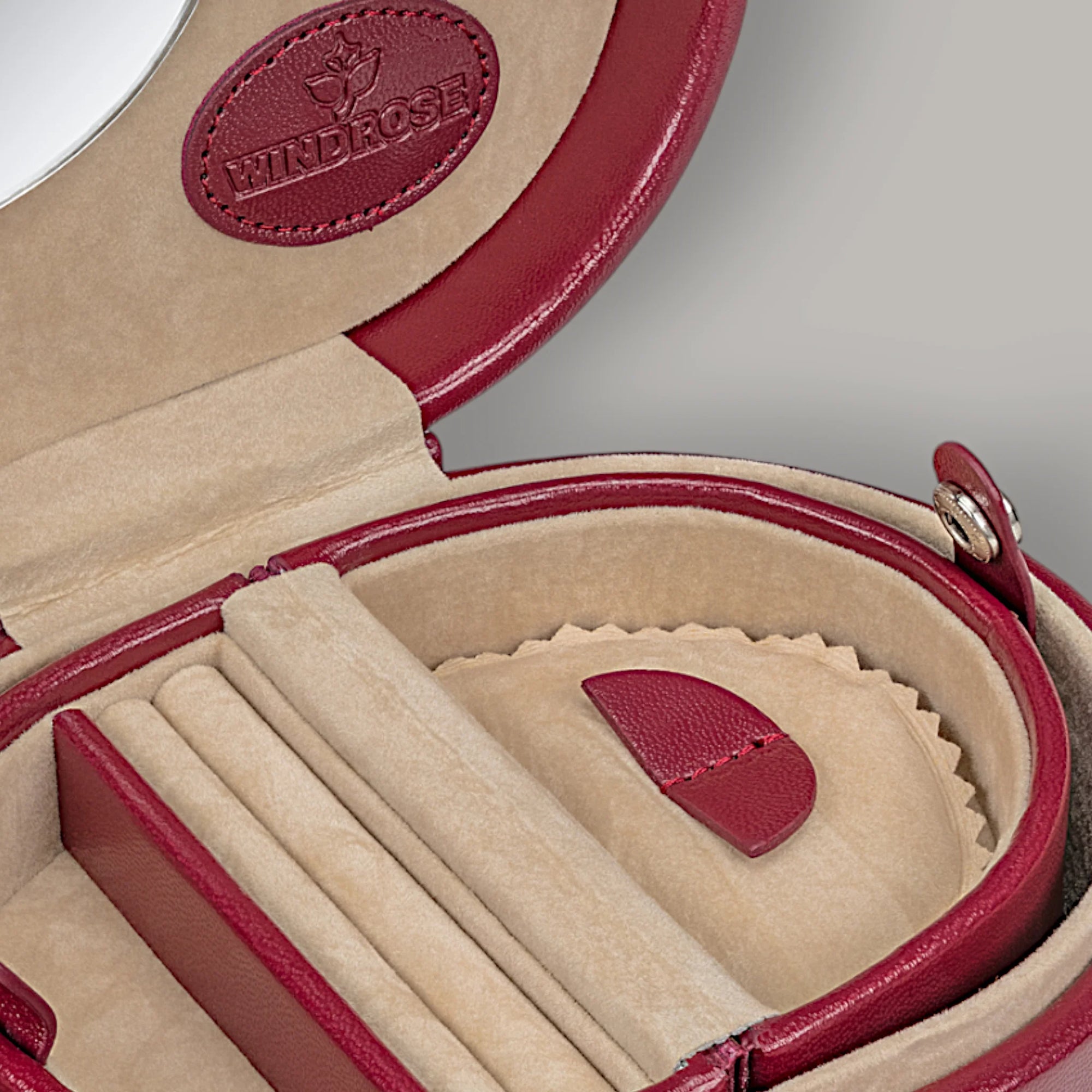 Piccolo portagioie con inserto (utilizzabile come custodia da viaggio separata) Merino / rosso