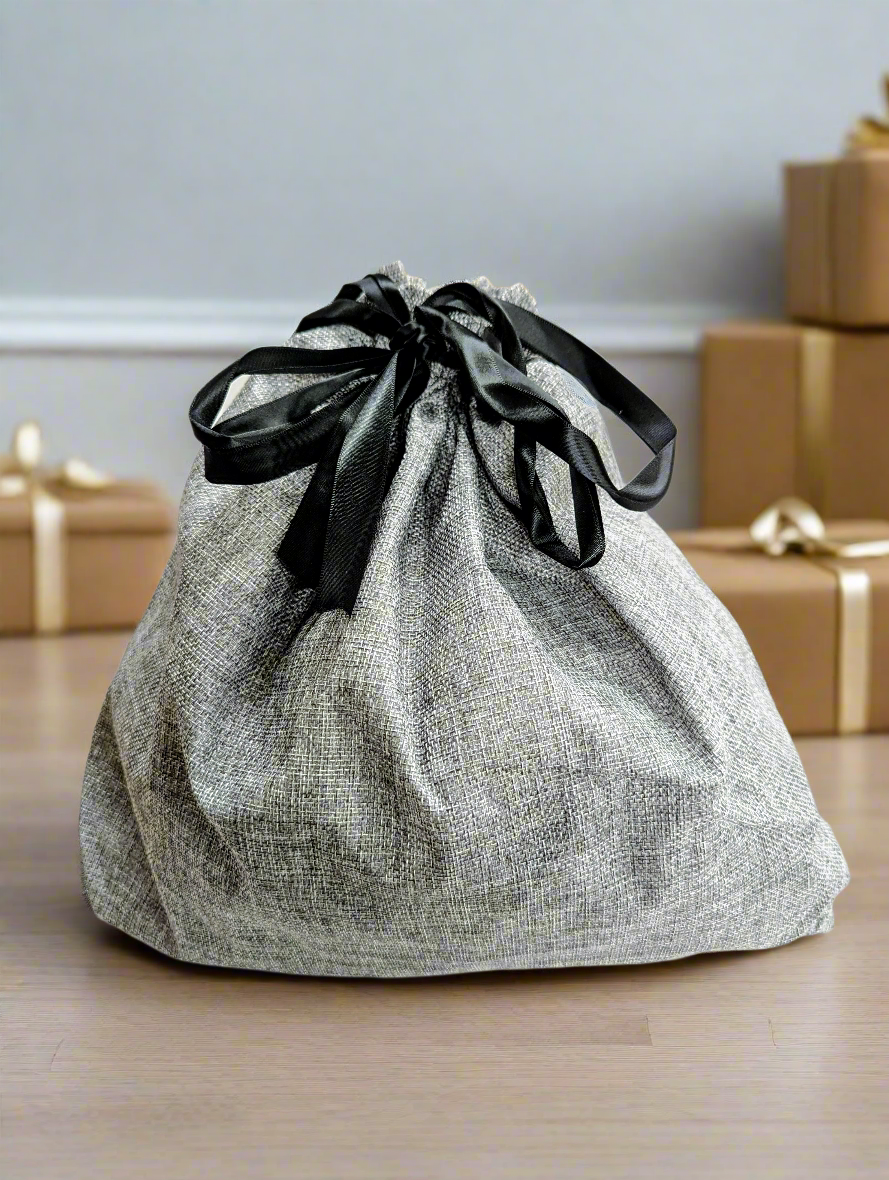 Schicker Geschenkesack mit schwarzen Schleifen