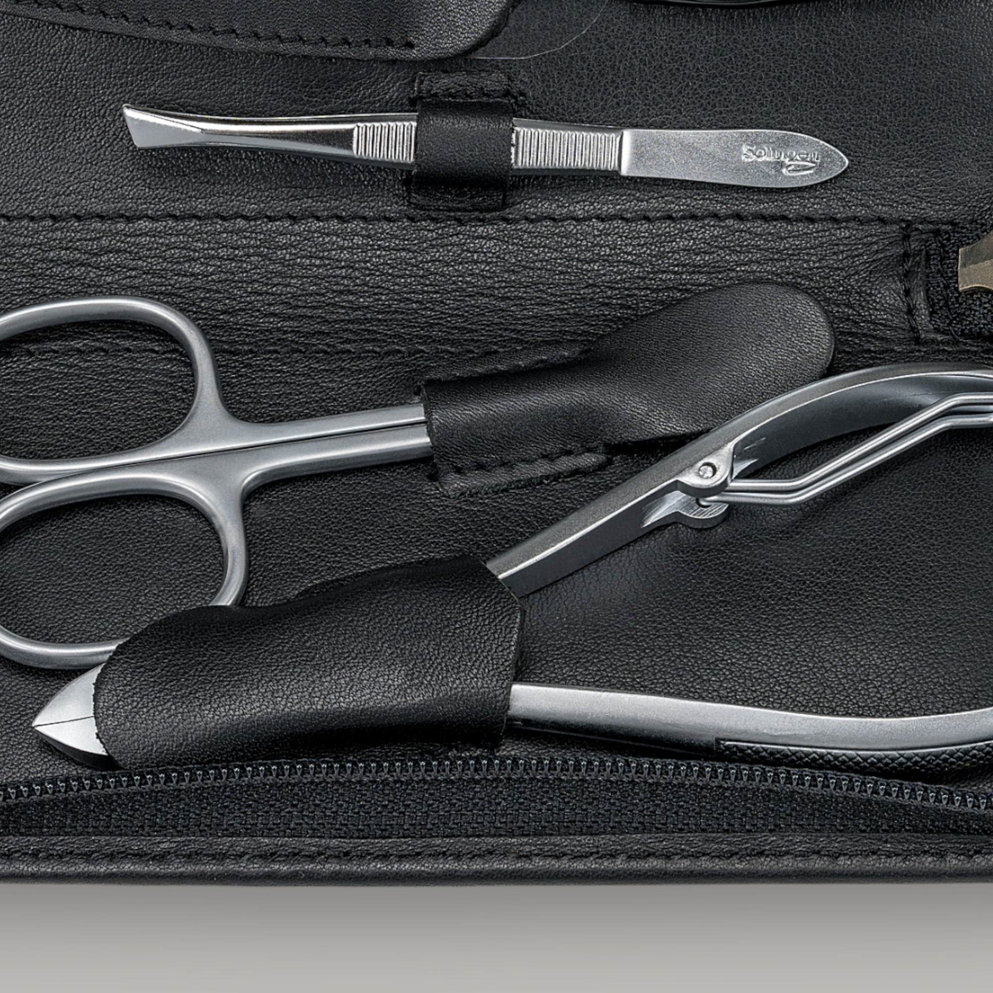 Trousse de manucure 5 pièces Nappa / noir (cuir de vachette pleine fleur)
